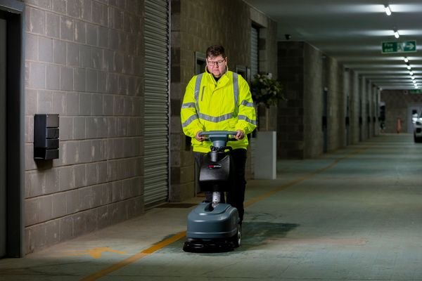 Commercial cleaning service for businesses